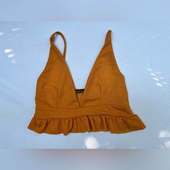 BooHoo Cropped Cami - Picture 2 of 4